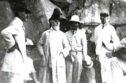 Russel visita pirâmides As pirâmides do Egito são aprovadas por Jeová